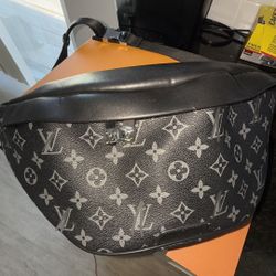 LV Fanny Pack 