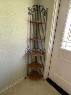 Corner shelf