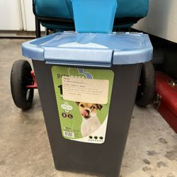 Van Ness Pet Food Storage Container