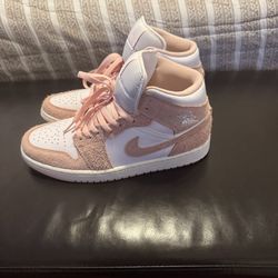 pink women jordan 1 shoes Size 9 Make A Offer