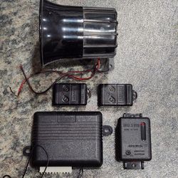 Vintage 1999 Audiovox car alarm system in all Black. 
Last used/removed around 10 years old after car sold.
**** Cash only, please. Front Door pick-up