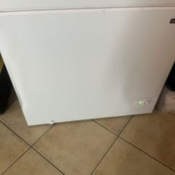 Mini Freezer Magic Chef
