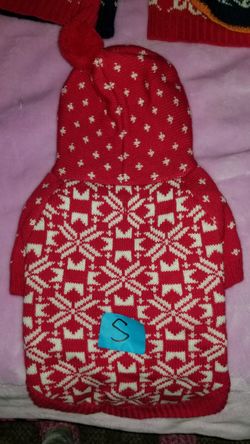 Size S dog sweater NEVER WORN