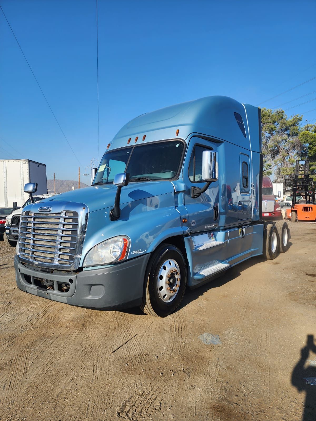 Freightliner Cascadia Evolution for Sale in Bell Gardens, CA OfferUp
