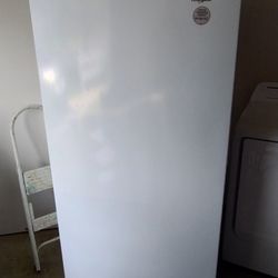 Whirlpool Frost-Free Upright Freezer