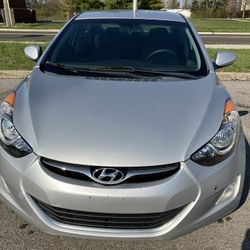 Hyundai Elantra 2012