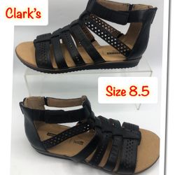 Clark’s women’s Light Weight Black Sandals 8.5