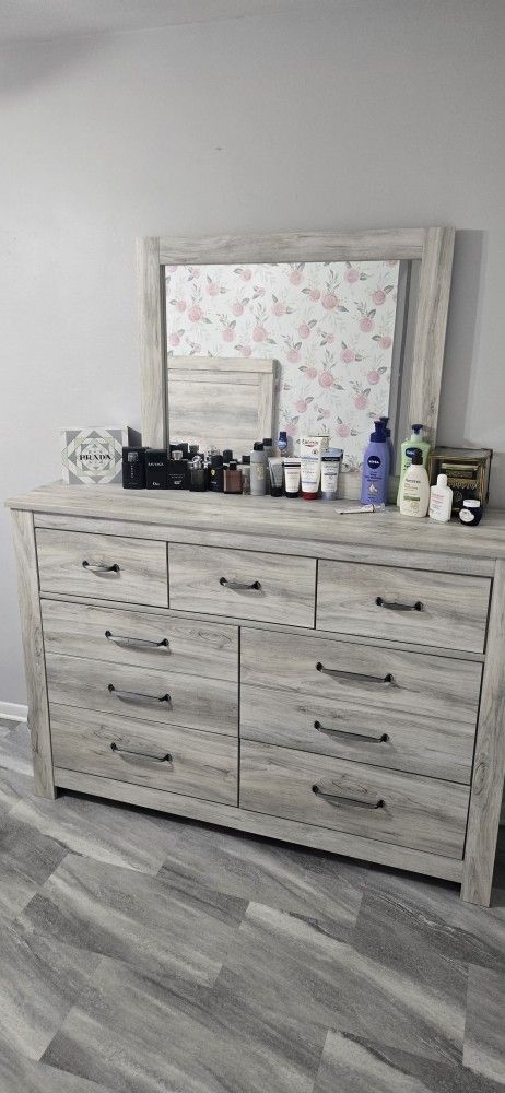 Bedroom Set And Dining Table