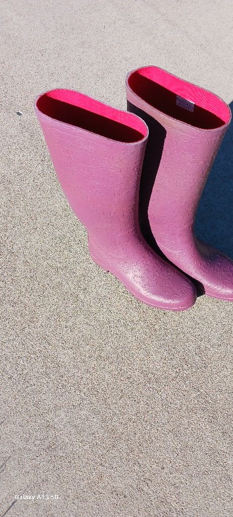 Ugg Australia Wilshire Women Size 8 Rain Boot $25