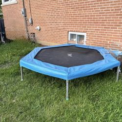 Trampoline 