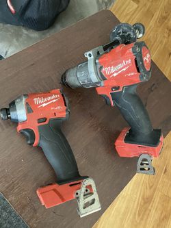 Milwaukee m18 fuel hammer drill and impact driver