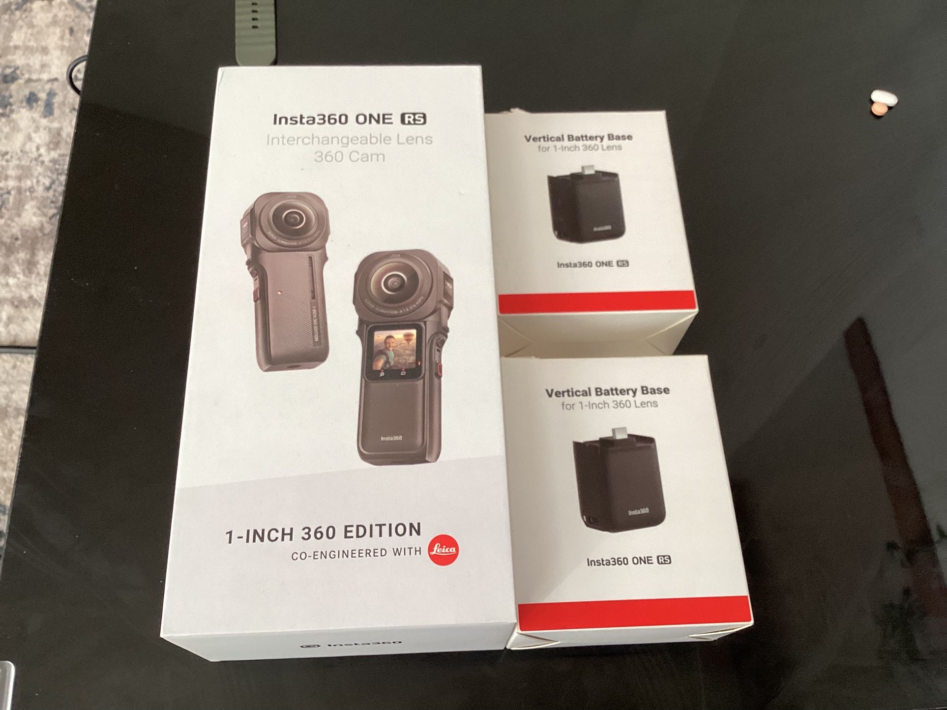 Insta360 One RS. 360 Cam w  2 xtra Batteries