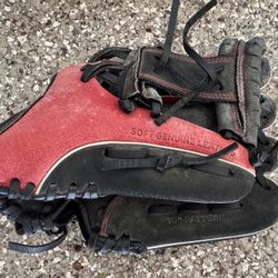 Easton 10” Pattern Glove 