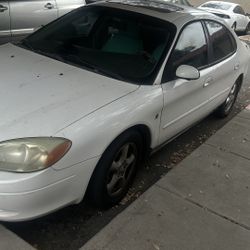 2002 Ford Taurus