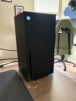 Xbox Series X 1TB w/ Controller