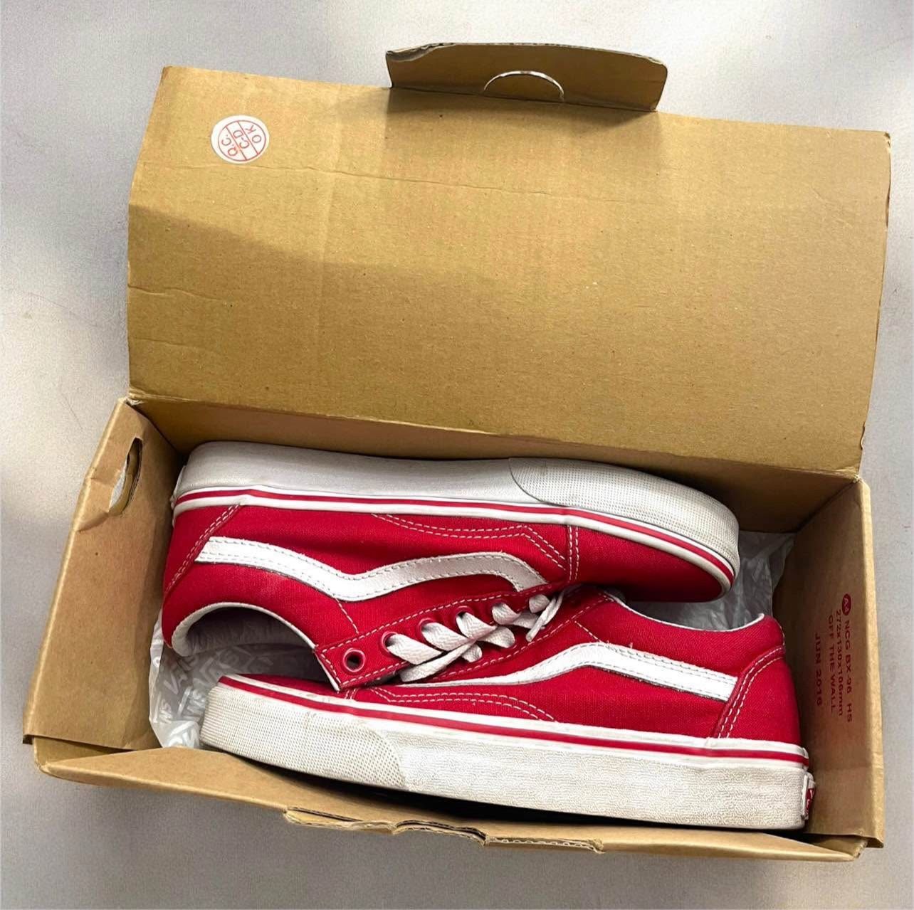 Red Vans Old Skool worn once M/3.5 W/5.0