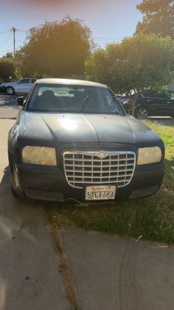 Chrysler (contact info removed) Sedan