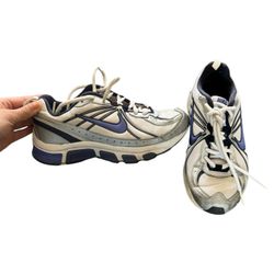 nike tennis shoes