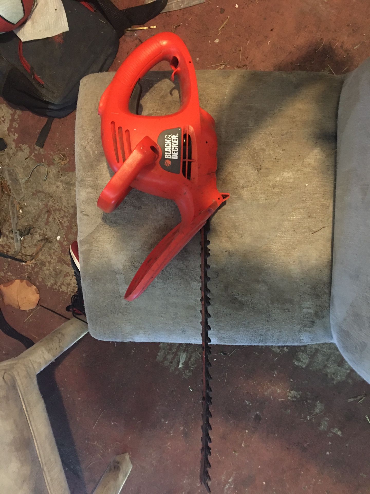 Black and decker bush trimmer