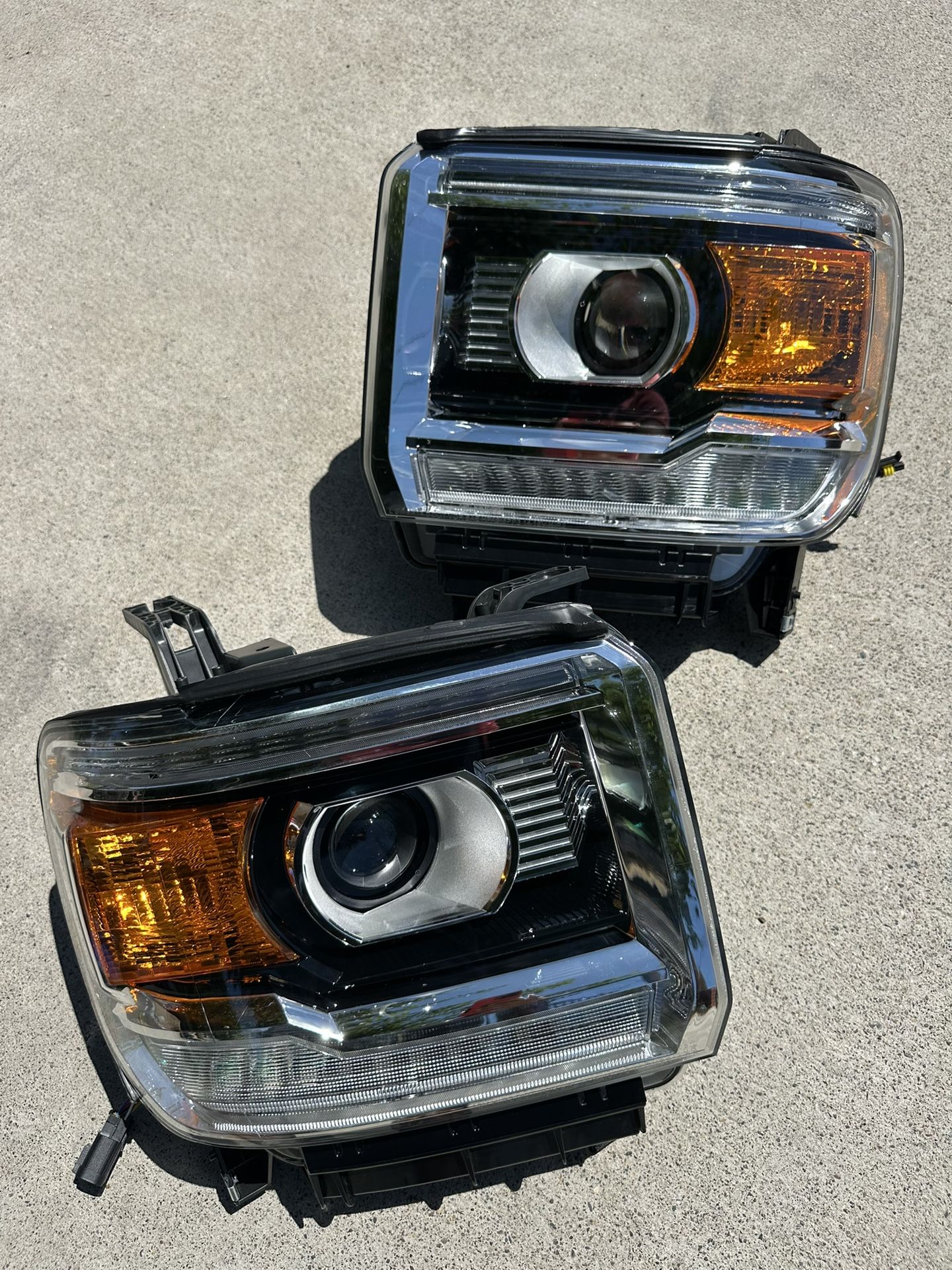 14-18 Gmc Sierra Headlights New