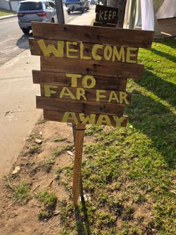 Shrek party decor
