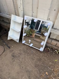White Hollywood Vanity Mirror with Lights