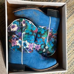 Girl cowboy boots