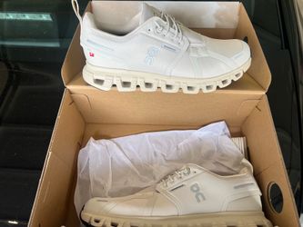 BNIB Women’s cloud 6 waterproof size 6.5