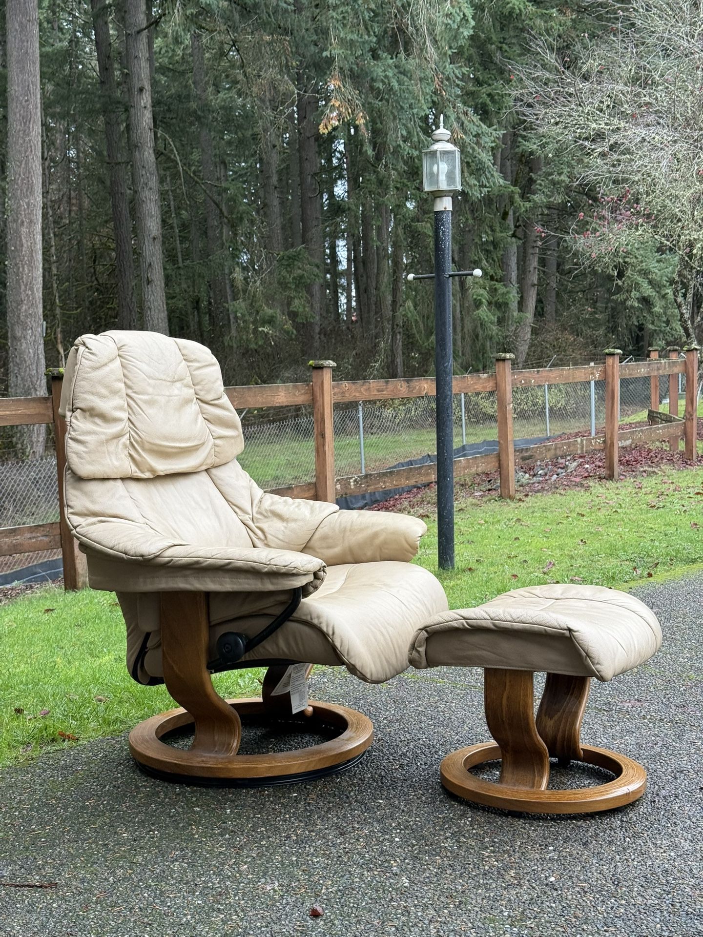 Ekornes Stressless  Chair And Ottoman 