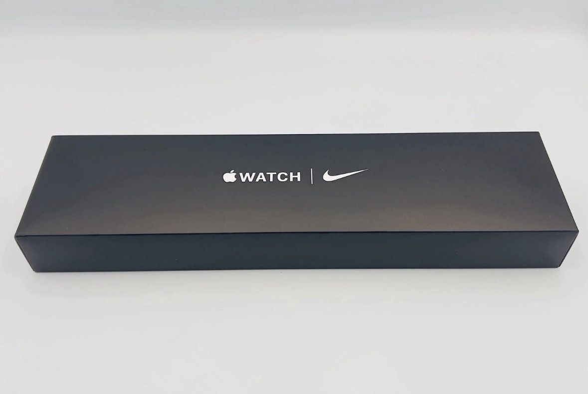 Apple Watch SE Nike 40mm Space Gray GPS + Cellular - Model A2353