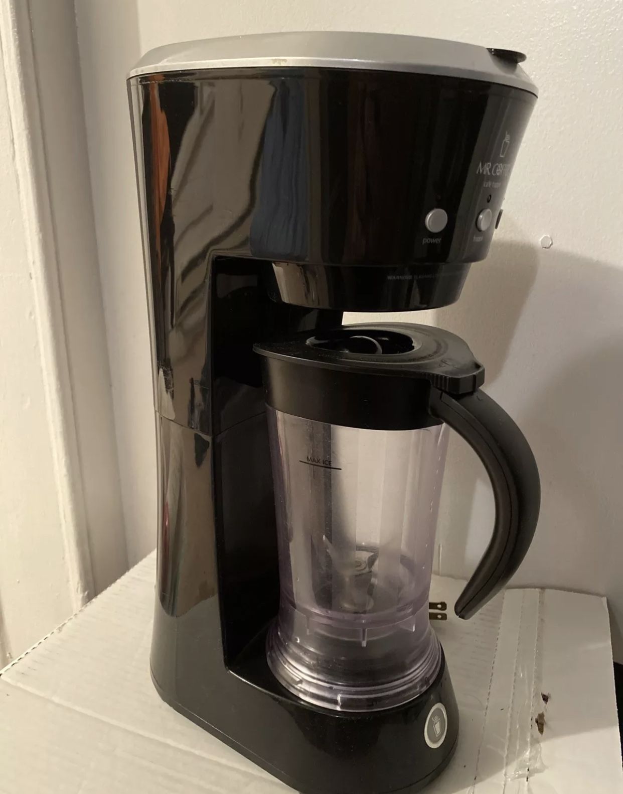 Mr. Coffee Cafe Frappe Maker BVMC-FM1 Automatic Frozen Coffee Machine for  Sale in Clifton, NJ - OfferUp