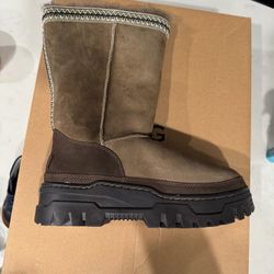UGG Classic Tall TrailGazer 