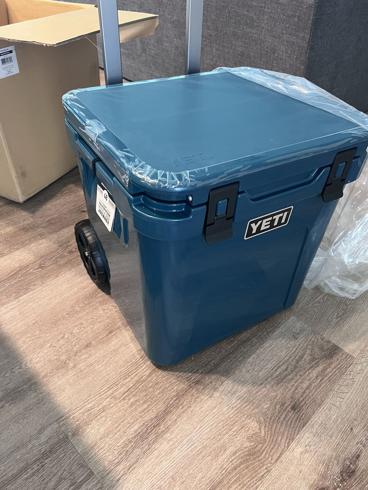 Yeti Roadie 48 Wheeled Cooler Agave Teal