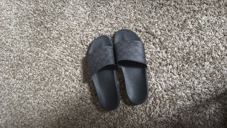 Men’s coach slides