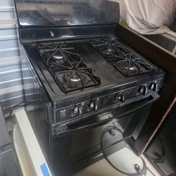  GE
30 in. 4.8 cu. ft. Freestanding Gas Stove 