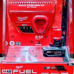 Milwaukee 3/8 Rachet Set Comes With 4.0 Battery And Charger  