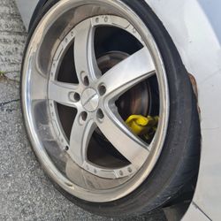 Vossen VVS84 1 RIM BROKEN