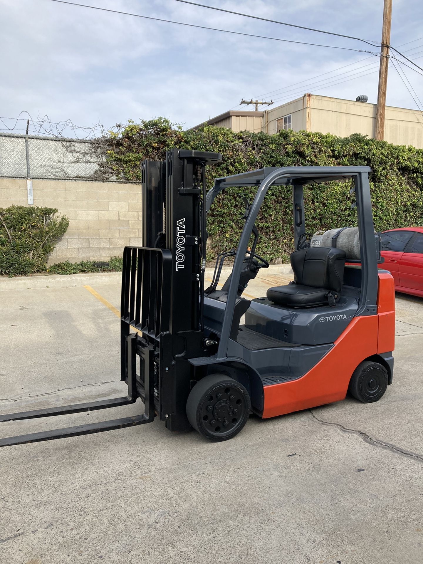 2016 Toyota Forklift 8FGCU25 5000 LB CAP