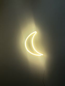 LED Half Crescent Moon Light