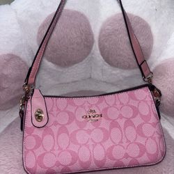 HERMOSA BOLSA 💕👛🎀  Black, Brown And Tan Color 