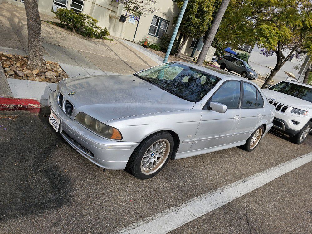 2002 BMW 530i