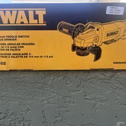 DeWALT 4-1/2 IN. (115MM) SMALL ANGLE GRINDER