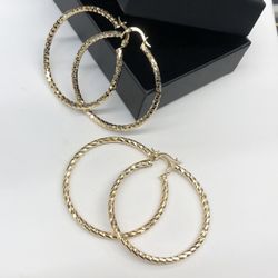 Beautiful diamond cut hoop earring available in different diameters ‼️  hypoallergenic Surgical steel best quality 14 karat gold filled 👌👌now at v