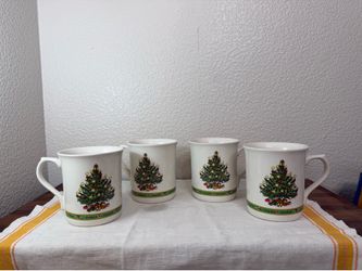 Set of 4 Vintage Russ Berrie 'Oh Christmas Tree' Ceramic Mugs - 80s Holiday Decor