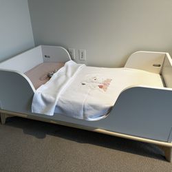 Sydney Convertible Crib + Babyletto Mattress