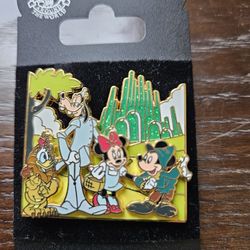 Disney PIN Emerald City Mickey, Minnie, Donald & Goofy.