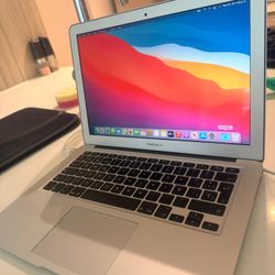 MAC BOOK 