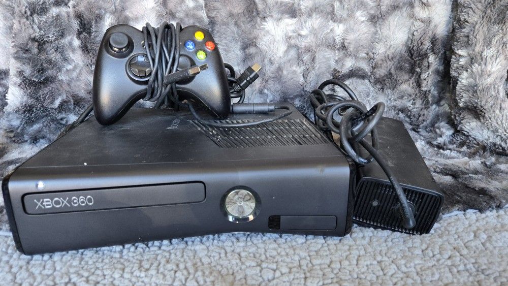 Xbox 360 & Games (228 GB)