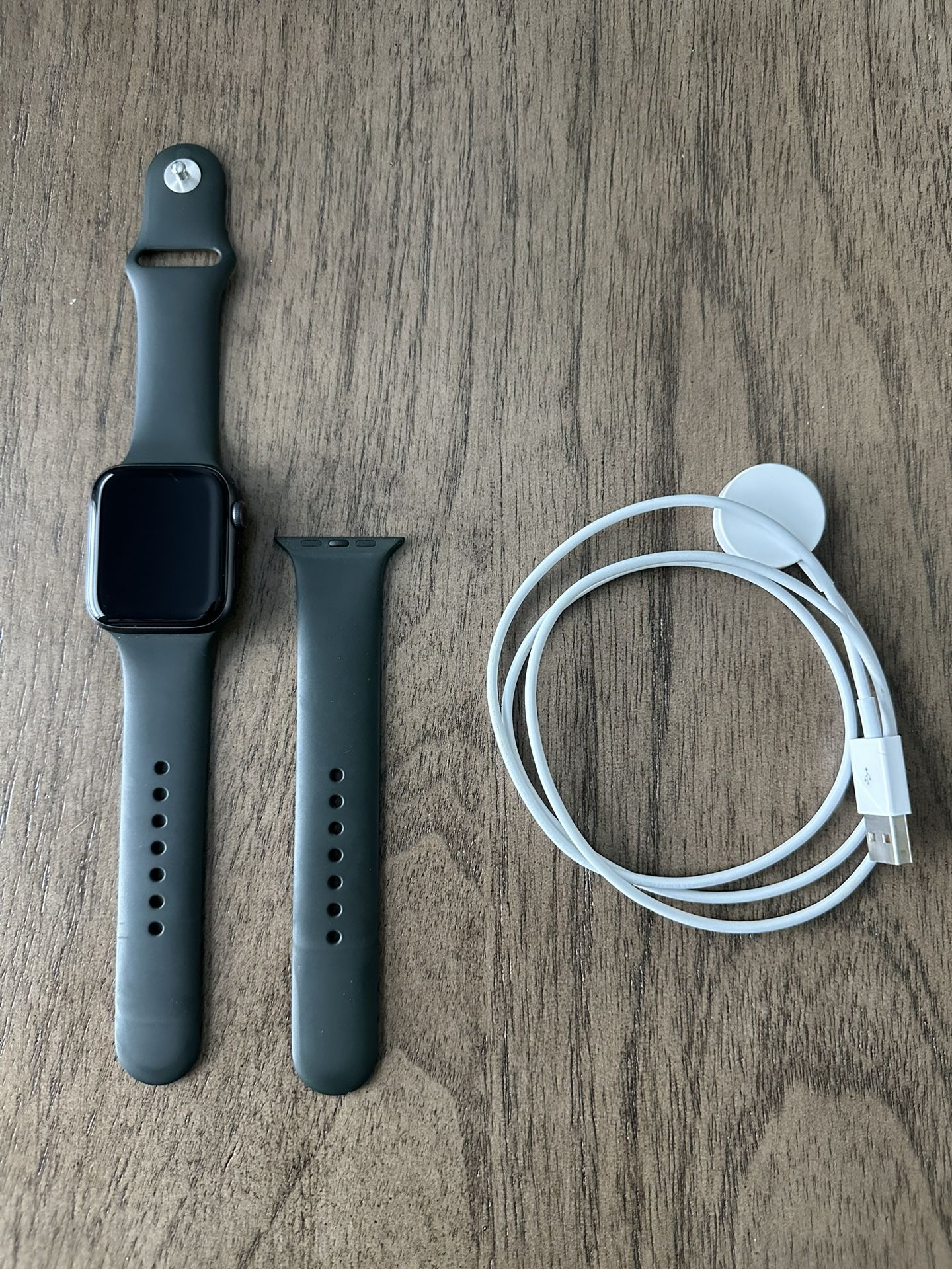 Apple Watch SE GPS + Cellular, 44mm Space Gray