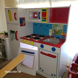 Wooden Kids Play Kitchen 